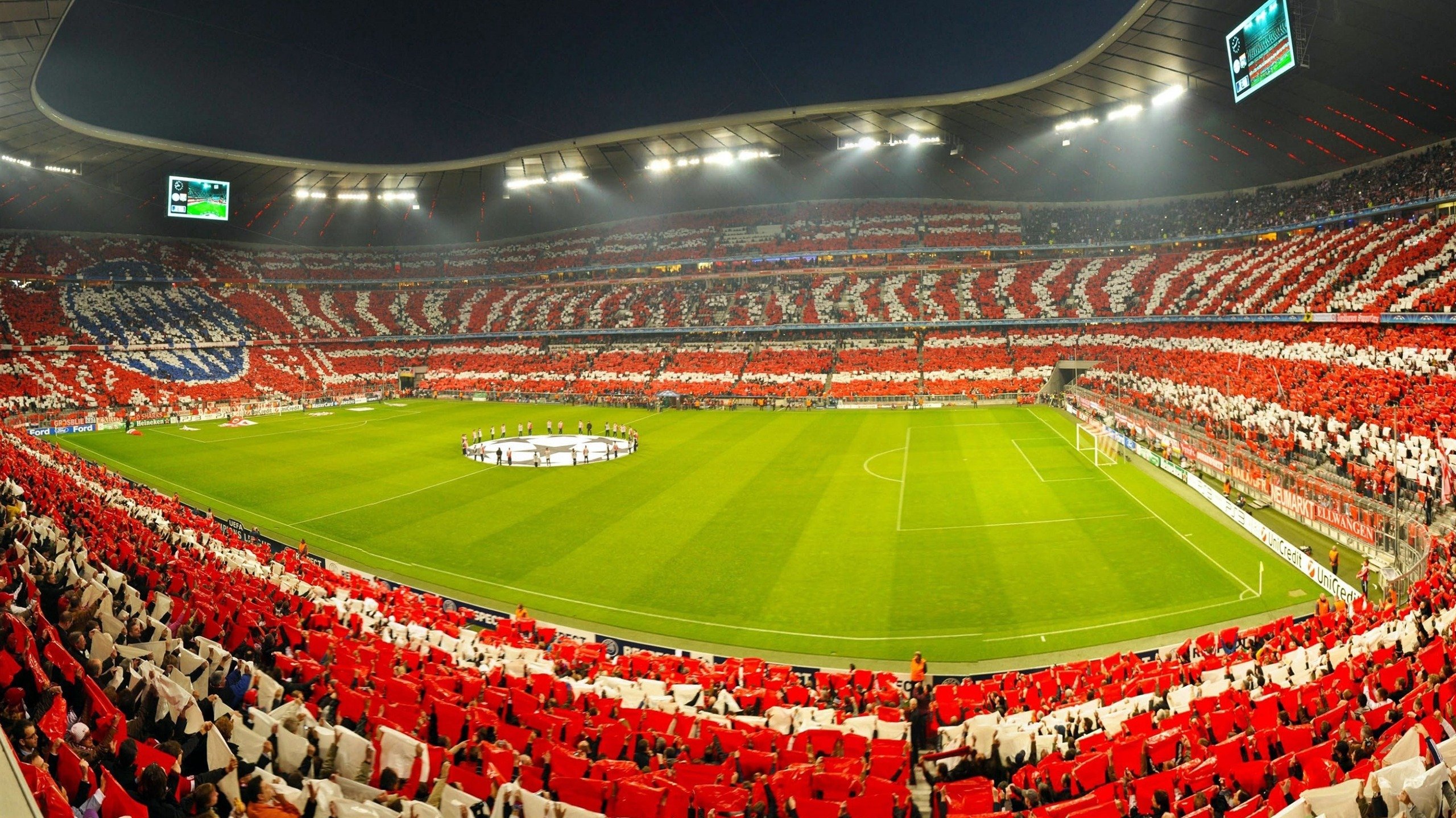 纽伦堡中场组织体系渐成熟，纽伦堡主场球衣